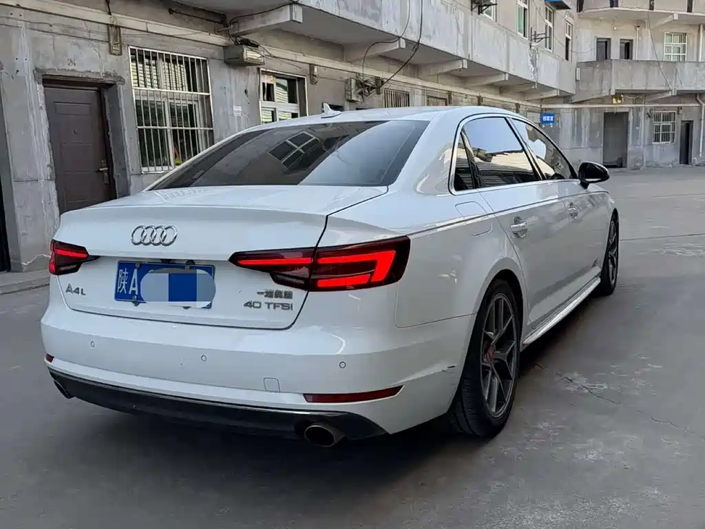 Audi A4L 2018 30th Anniversary Model 40 TFSI Enterprising купить на сайте DeffCars