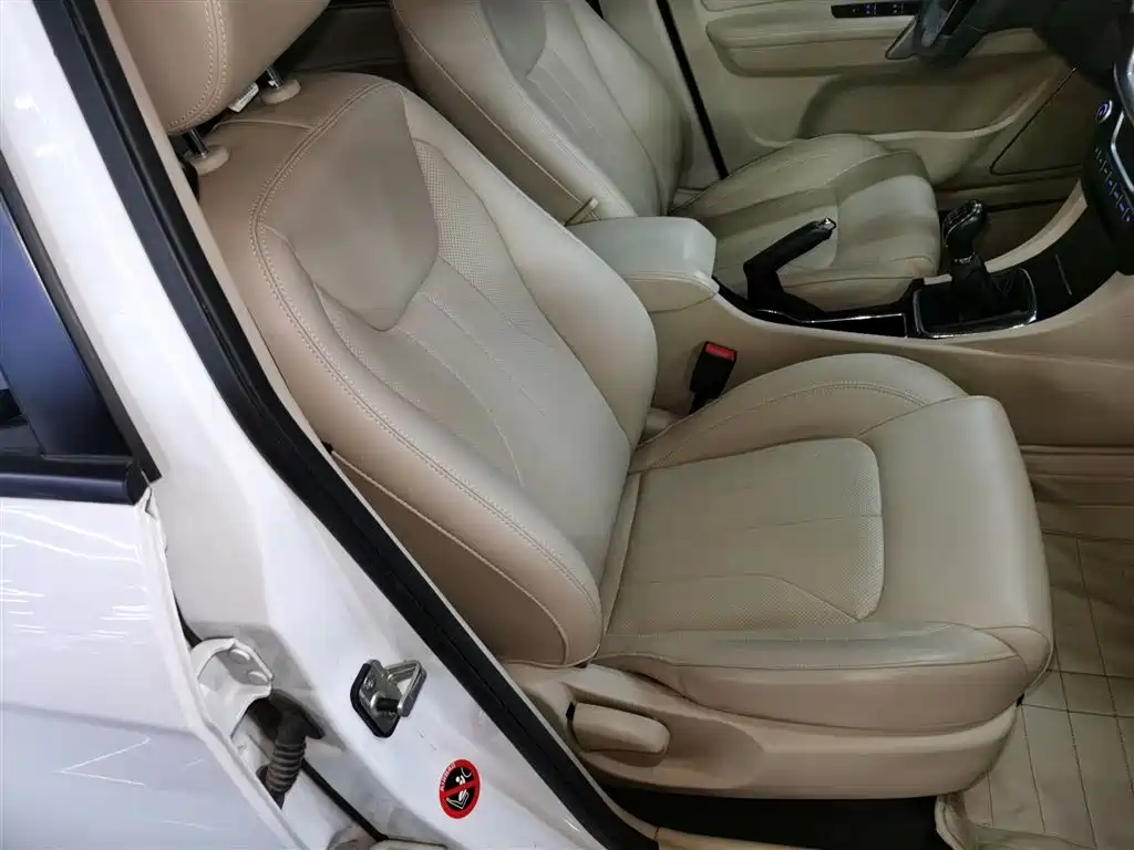 Emgrand 2017 Sedan Million Model 1.5L Manual Luxury Model купить на сайте DeffCars