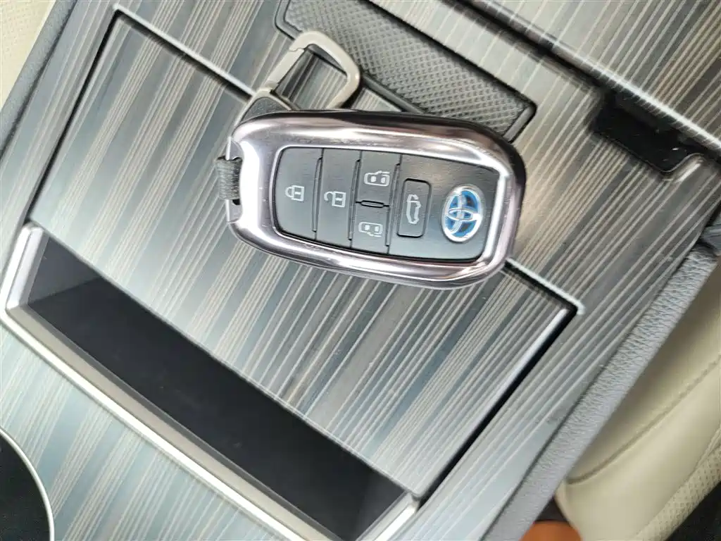 SIENNA 2021 2.5L Hybrid Extreme Edition купить на сайте DeffCars