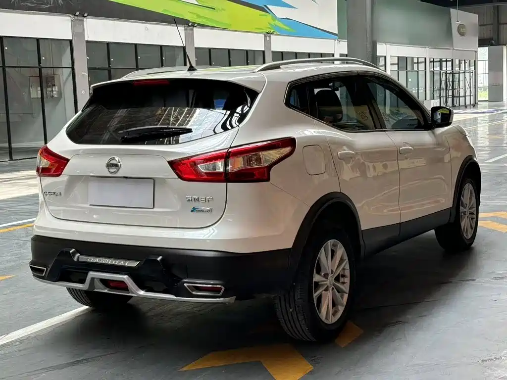 Qashqai 2017 2.0L CVT Elite Edition National V купить на сайте DeffCars