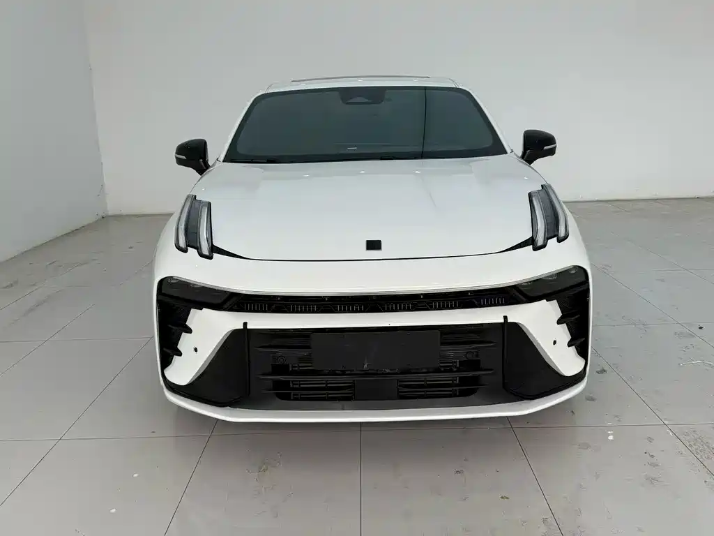 Lynk & Co 03 2023 1.5TD DCT Pro купить на сайте DeffCars