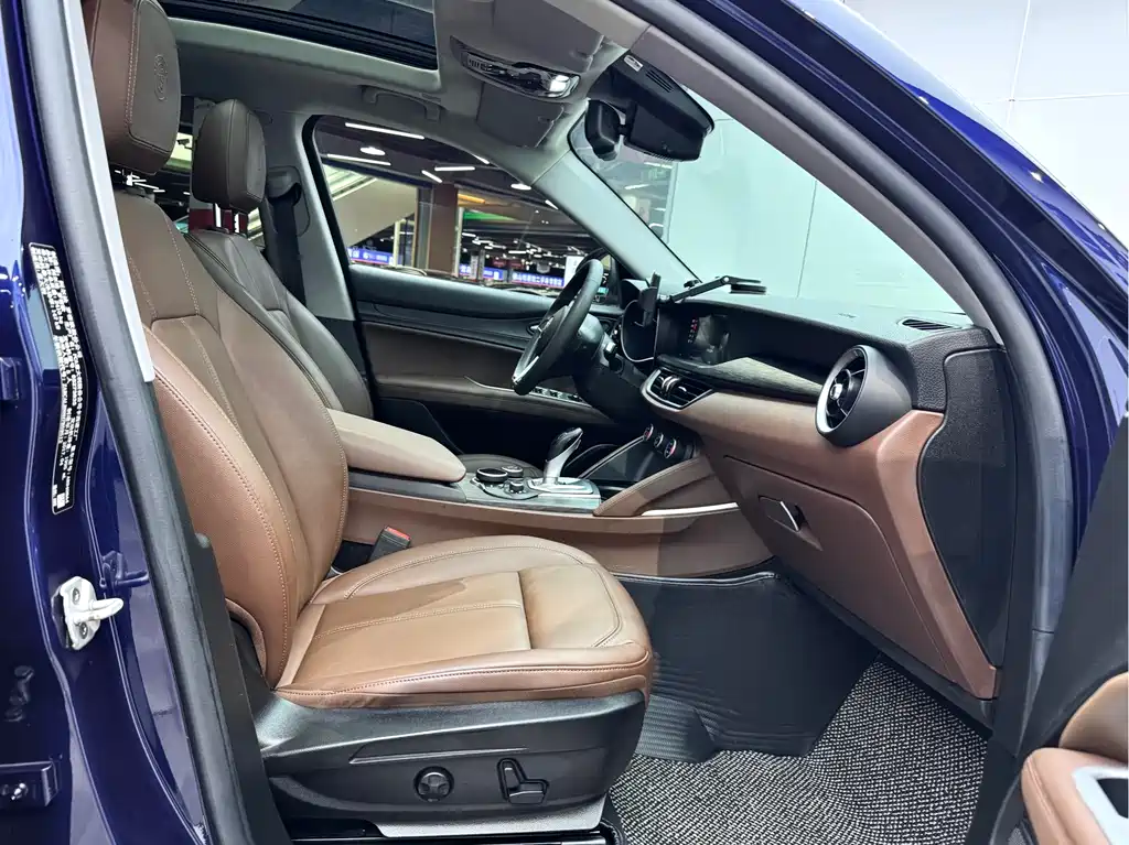 Stelvio 2017 2.0T 200HP Deluxe Edition купить на сайте DeffCars