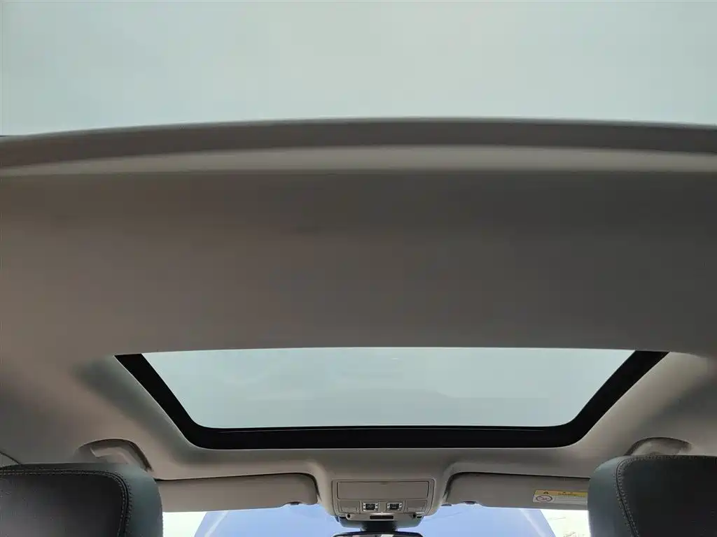 Jaguar XEL 2019 2.0T 200PS Exclusive Edition купить на сайте DeffCars