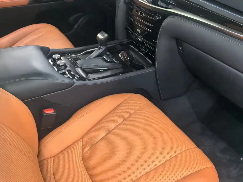 Lexus LX 2016 570 Premium Deluxe Edition купить на сайте DeffCars
