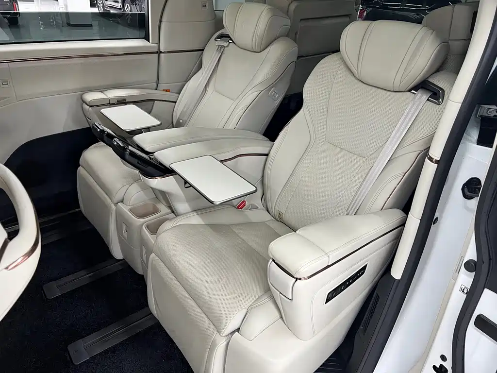 Lexus LM 2025 500h six-seater premium version купить на сайте DeffCars