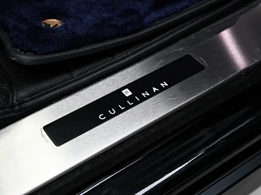 Cullinan 2018 four-seat version купить на сайте DeffCars