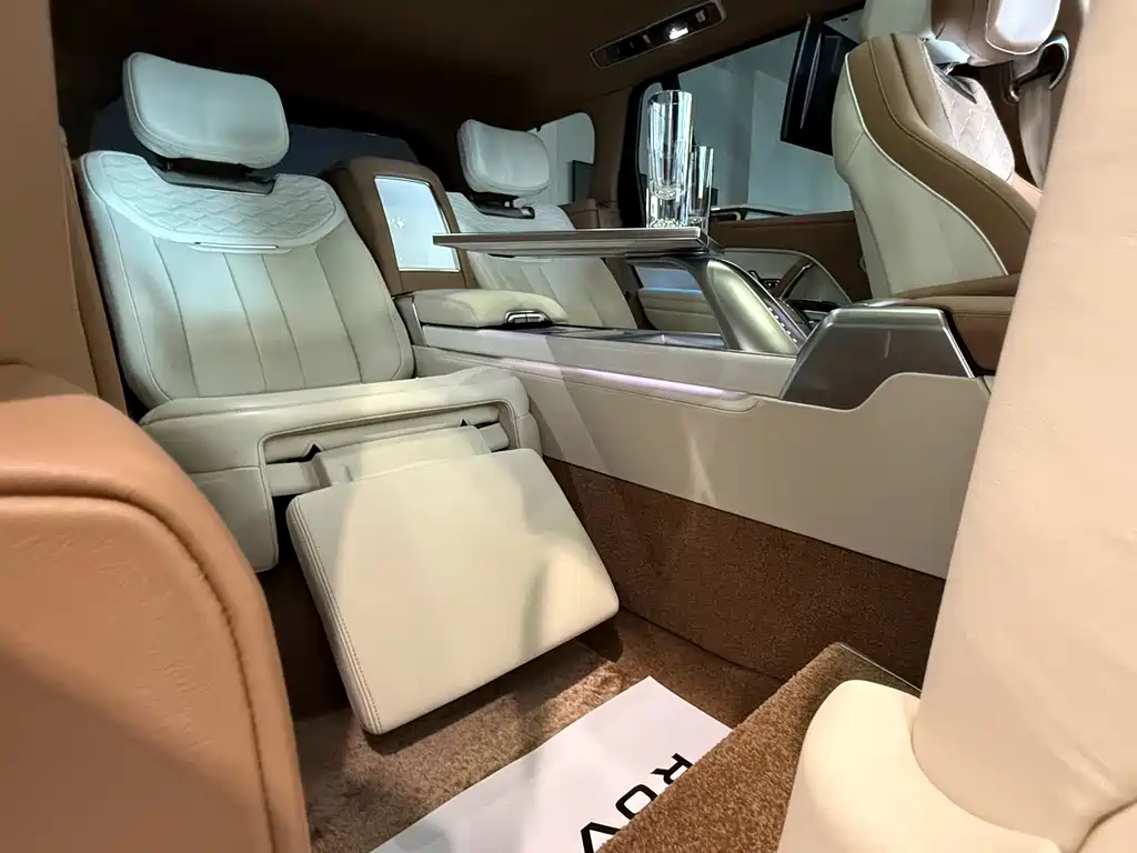 Range Rover 2023 4.4 V8 SV Honor Creation Extended Edition купить на сайте DeffCars