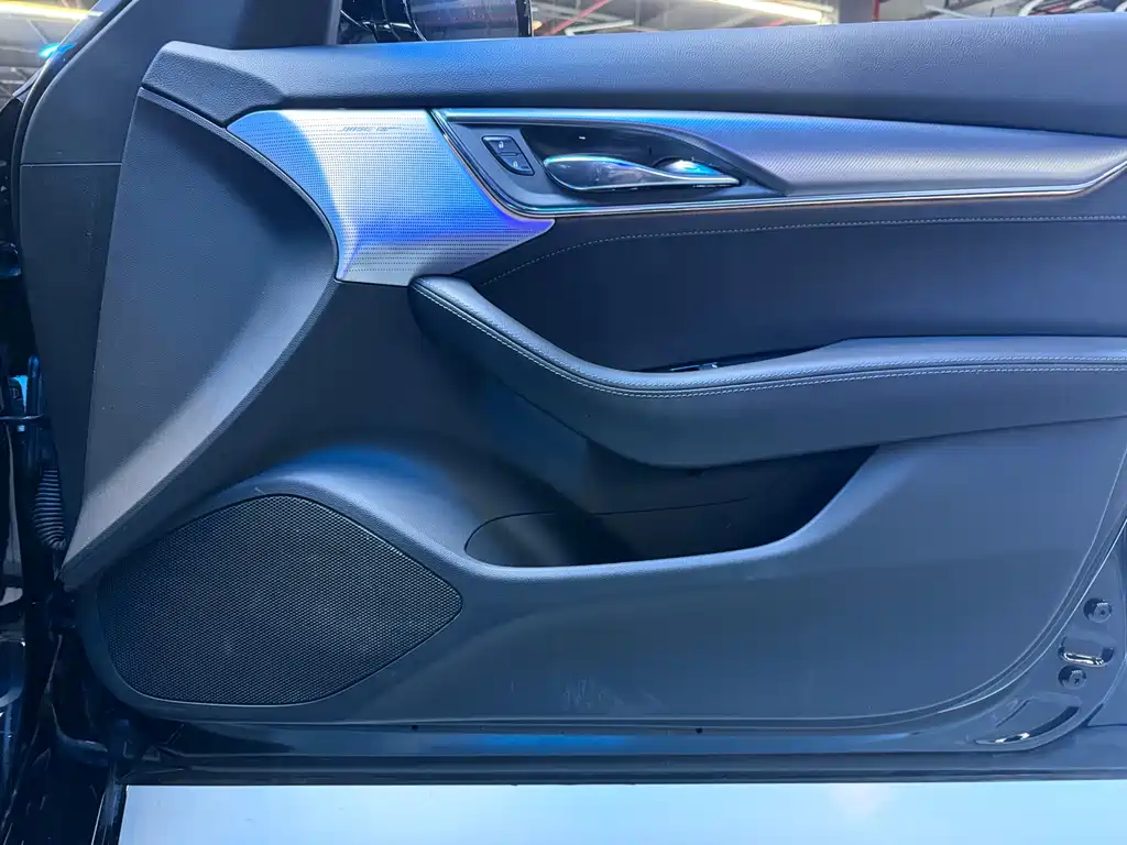 Cadillac CT5 2022 28T luxury model купить на сайте DeffCars