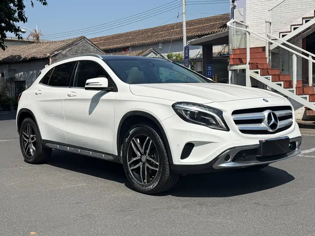 Mercedes-Benz GLA 2016 GLA 200 Fashion Model купить на сайте DeffCars