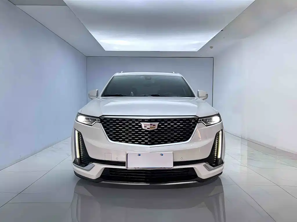 Cadillac XT6 2022 2.0T six-seat two-wheel drive luxury model купить на сайте DeffCars