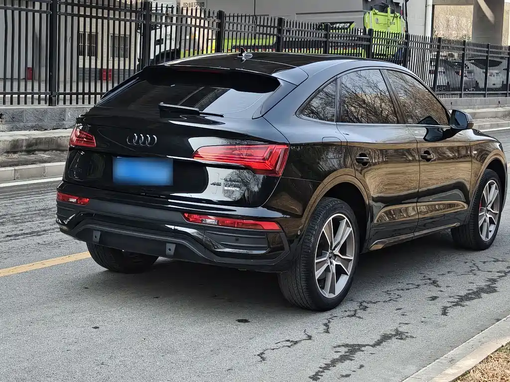 Audi Q5L Sportback 2023 40 TFSI Ice and Snow Sports Edition купить на сайте DeffCars