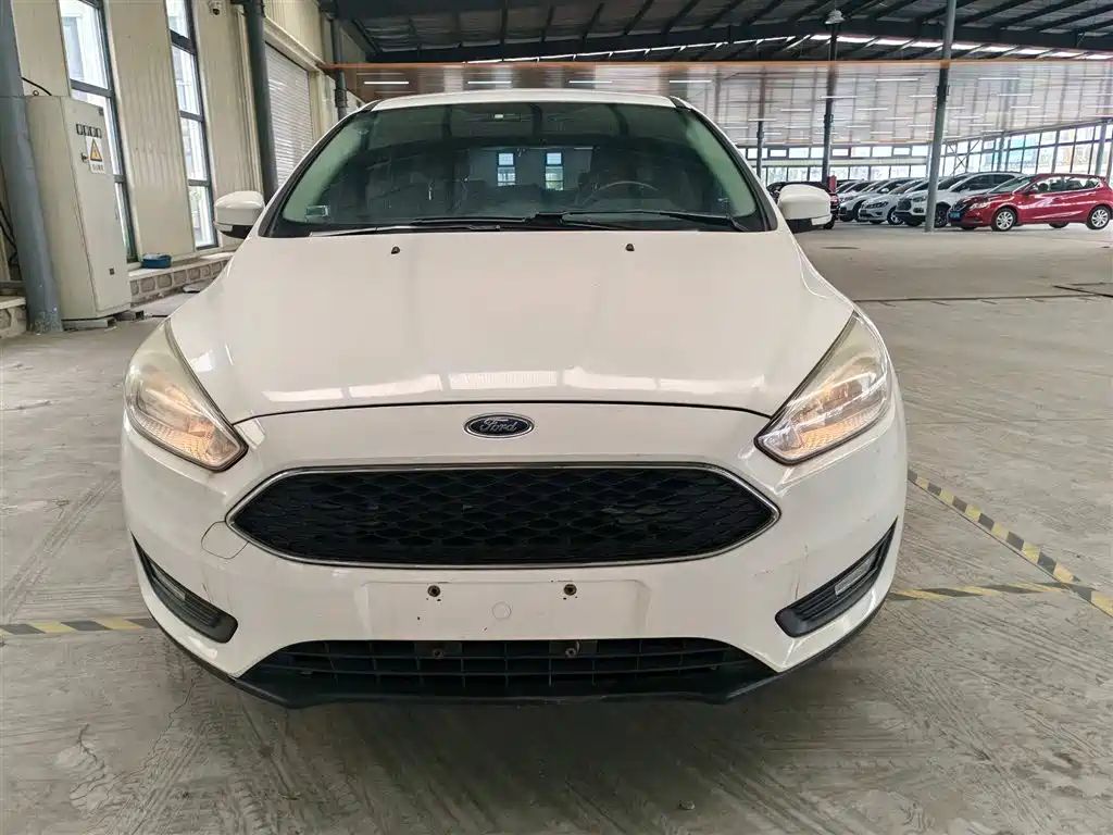 Focus 2017 hatchback 1.6L automatic comfort smart mobility version купить на сайте DeffCars