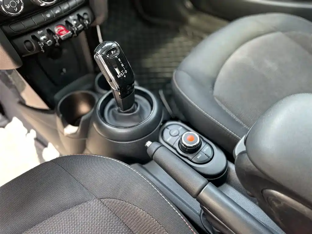 MINI 2018 1.5T ONE PLUS купить на сайте DeffCars
