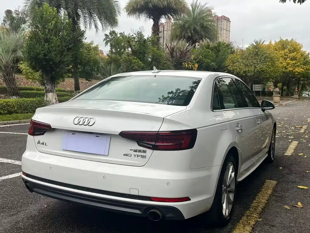 Audi A4L 2017 40 TFSI Fashion Type купить на сайте DeffCars
