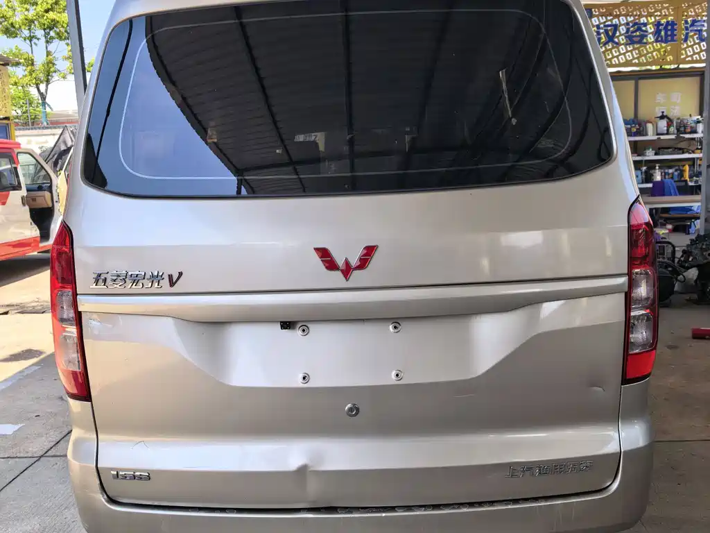 Wuling Hongguang V 2019 1.5L standard L2B купить на сайте DeffCars
