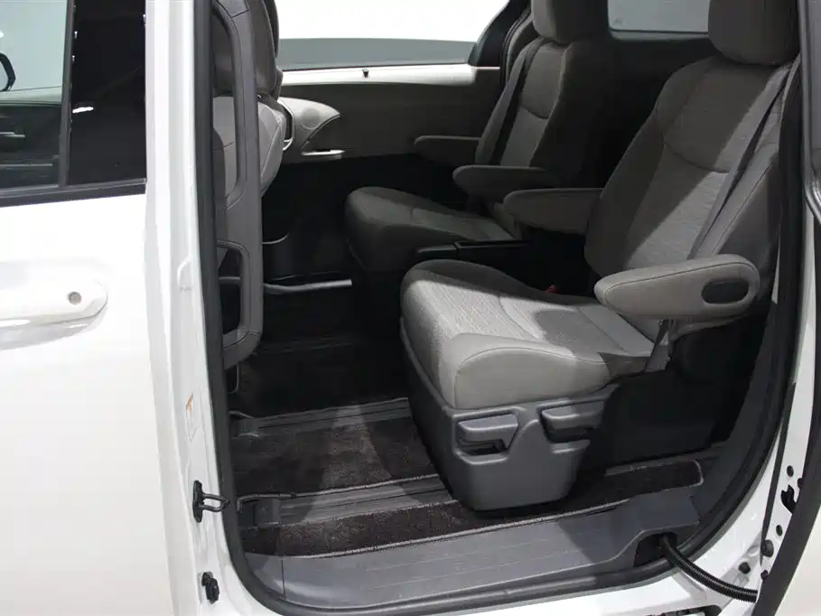 SIENNA 2024 2.5L Hybrid Comfort Edition купить на сайте DeffCars