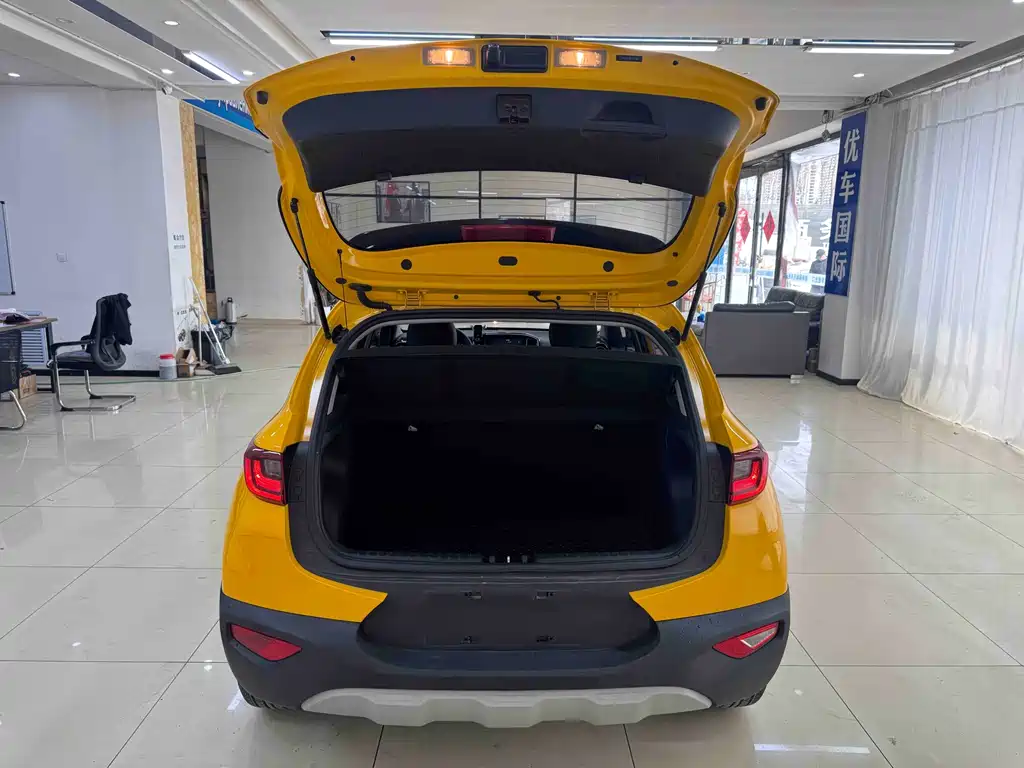 Yipao 2021 1.4L CVT sunroof model купить на сайте DeffCars