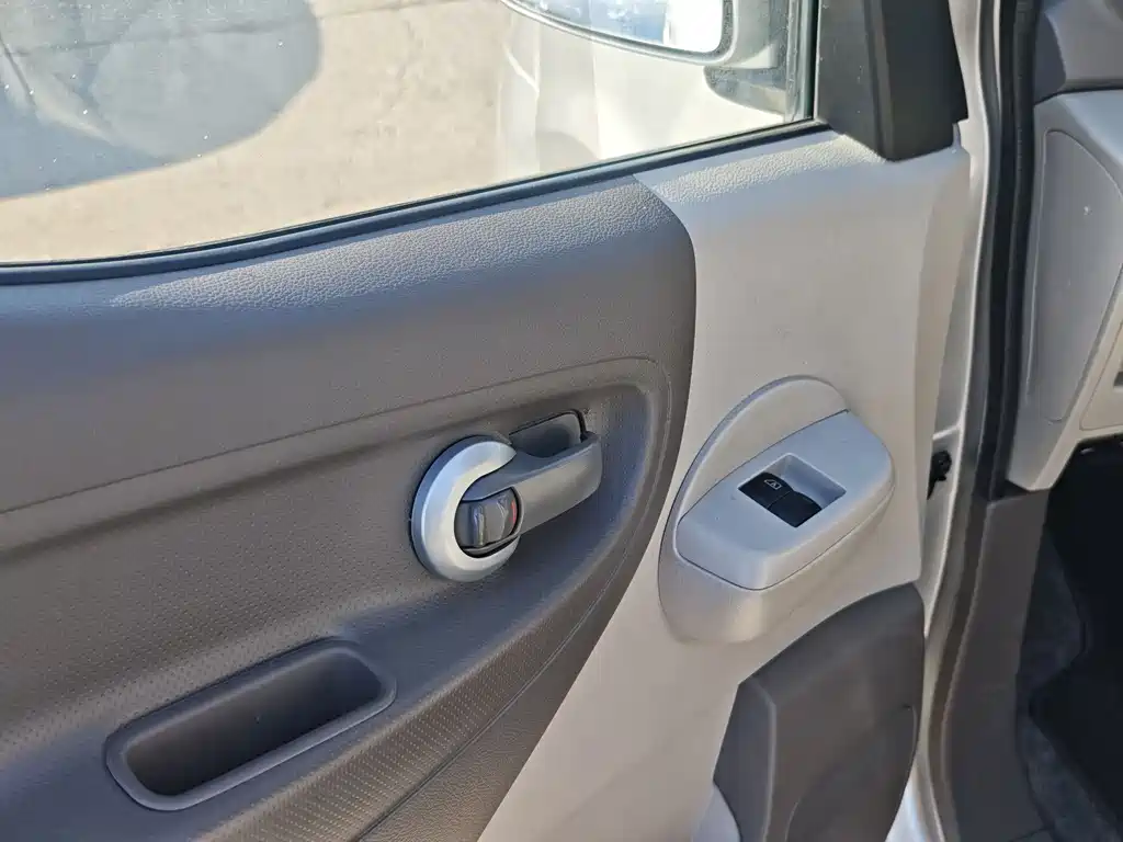 Nissan NV200 2018 1.6L CVT Exclusive Type купить на сайте DeffCars
