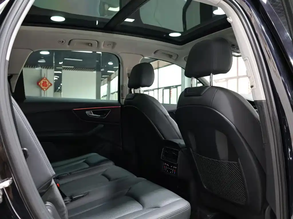 Audi Q7 2021 55 TFSI quattro S line sports version купить на сайте DeffCars