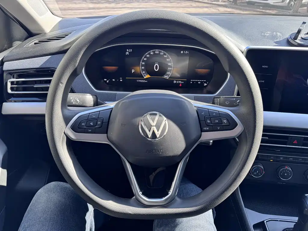 Lavida 2023 1.5L automatic Deyi version купить на сайте DeffCars