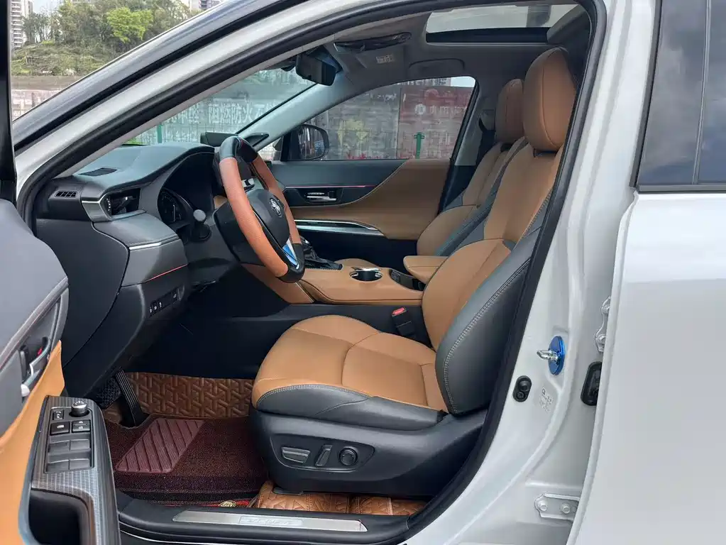 Vesa 2022 2.0L CVT two-wheel drive premium version купить на сайте DeffCars