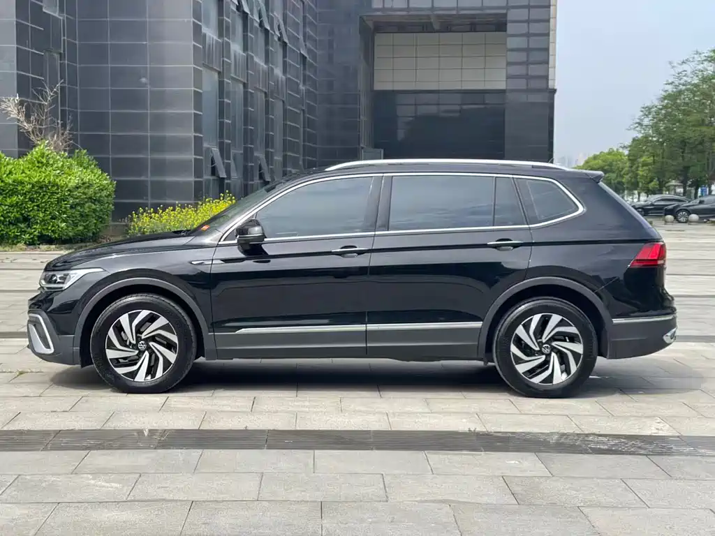 Tiguan L 2022 330TSI automatic two-wheel drive smart version купить на сайте DeffCars
