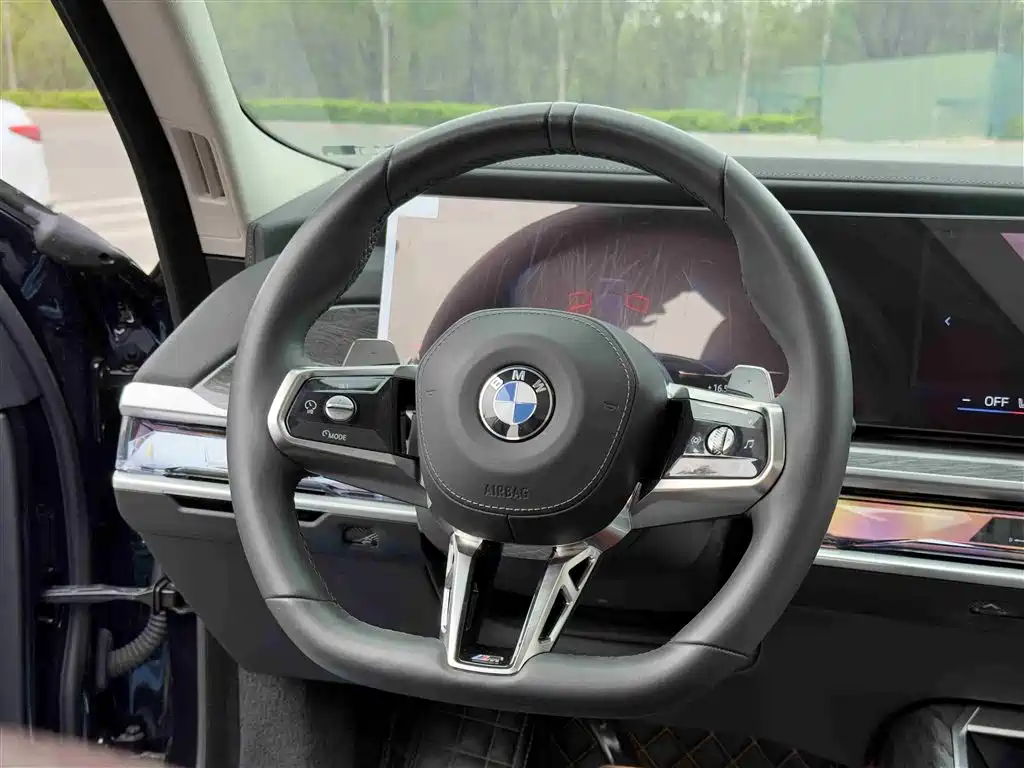 BMW 7 Series 2023 740Li Leading M Sports Package купить на сайте DeffCars