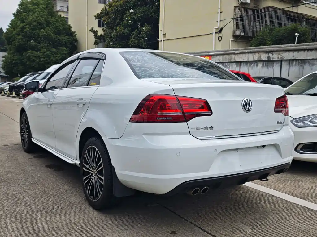 Bora 2015 Premium Edition 1.4TSI Automatic Sportline купить на сайте DeffCars