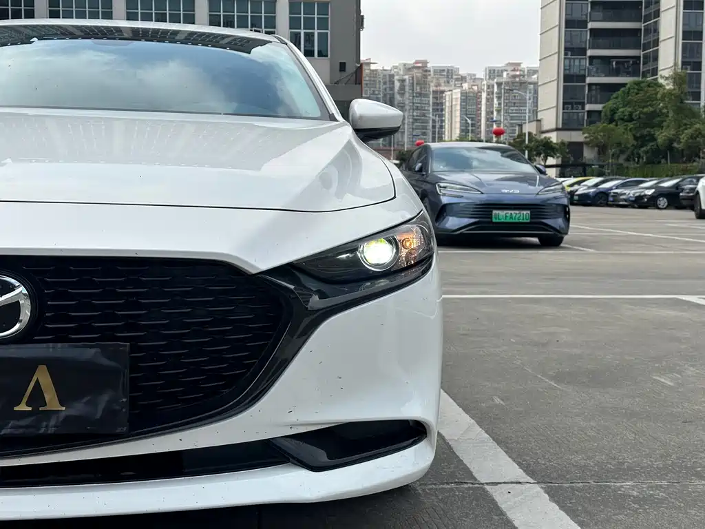 Mazda3 Angkesela 2022 2.0L Automatic Premium Edition купить на сайте DeffCars