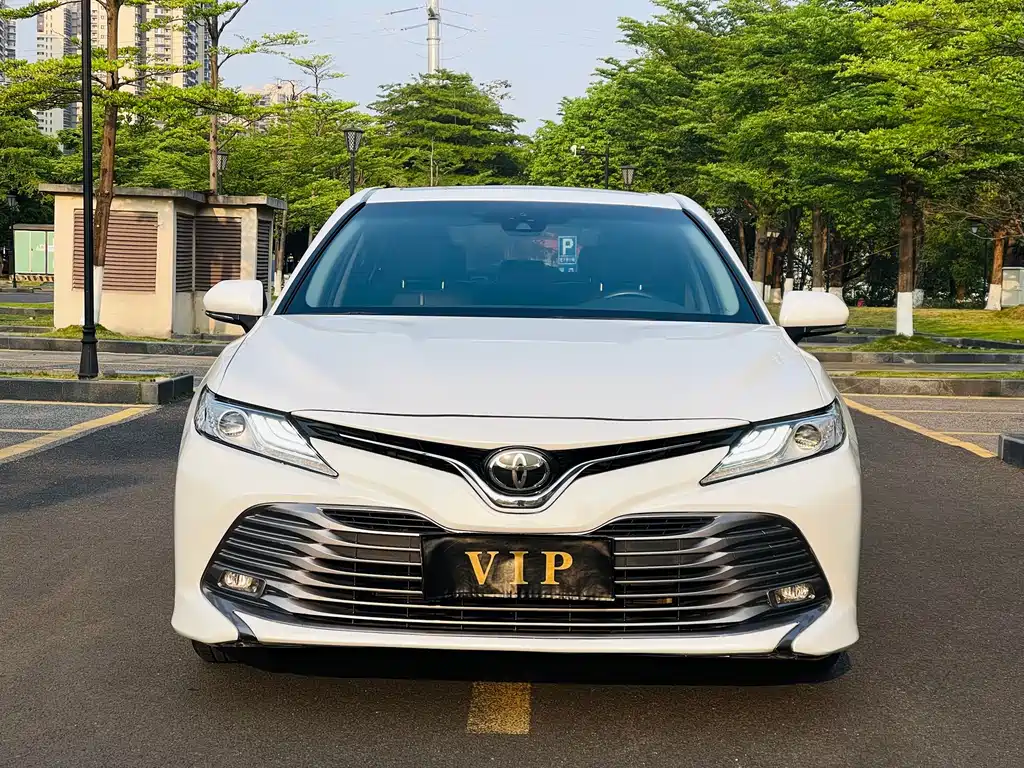 Camry 2018 2.0G Deluxe Edition купить на сайте DeffCars