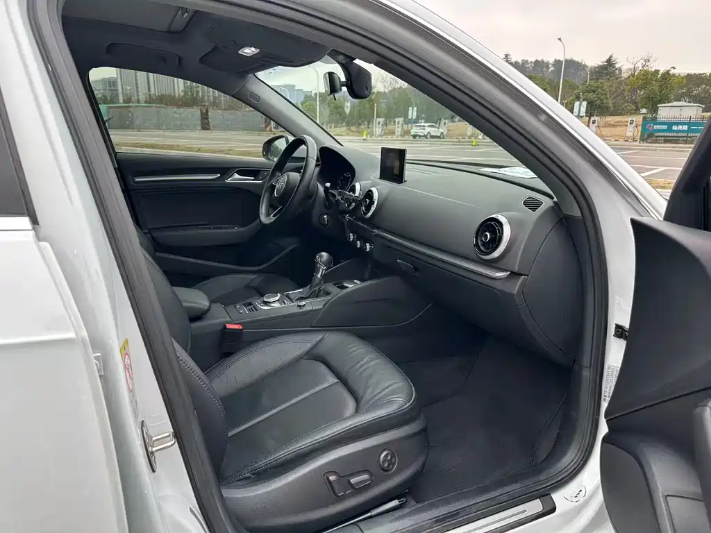 Audi A3 2019 Sportback 35 TFSI Fashion Type National VI купить на сайте DeffCars