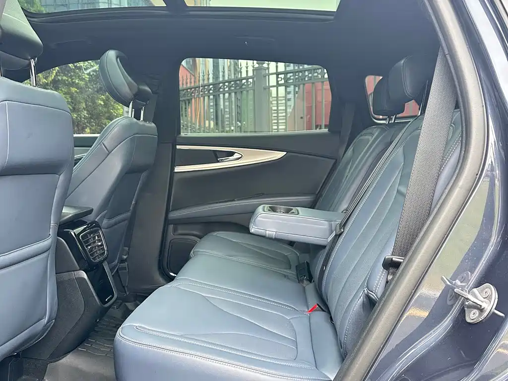 Voyager 2021 2.0T four-wheel drive exclusive edition купить на сайте DeffCars