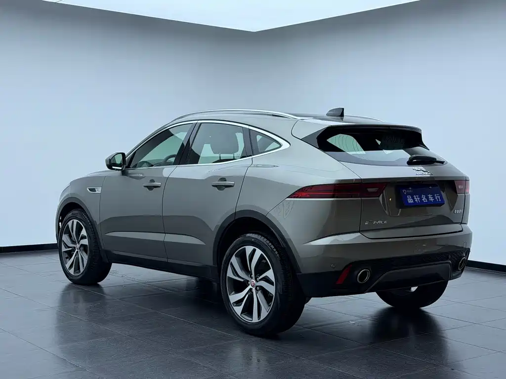Jaguar E-PACE 2024 aggressive sports version R-DYNAMIC S купить на сайте DeffCars