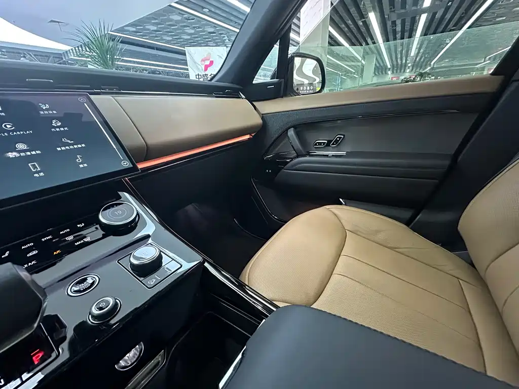 Range Rover Sport 2023 400PS Dynamic SE купить на сайте DeffCars