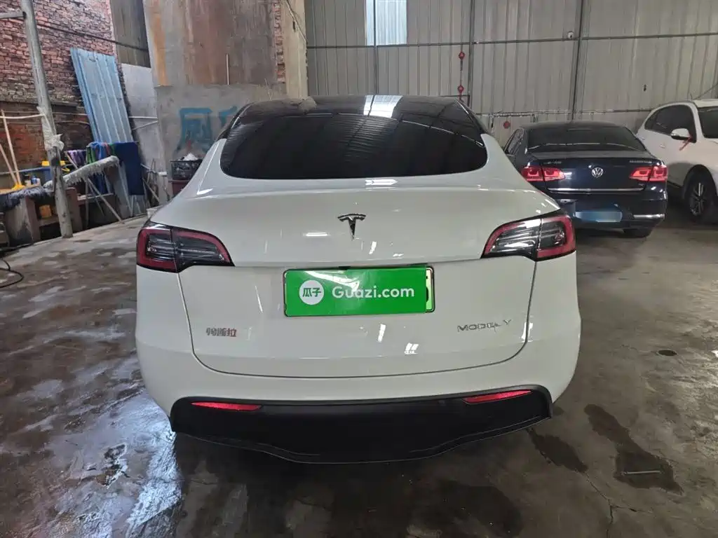 Model Y 2024 rear-wheel drive version купить на сайте DeffCars