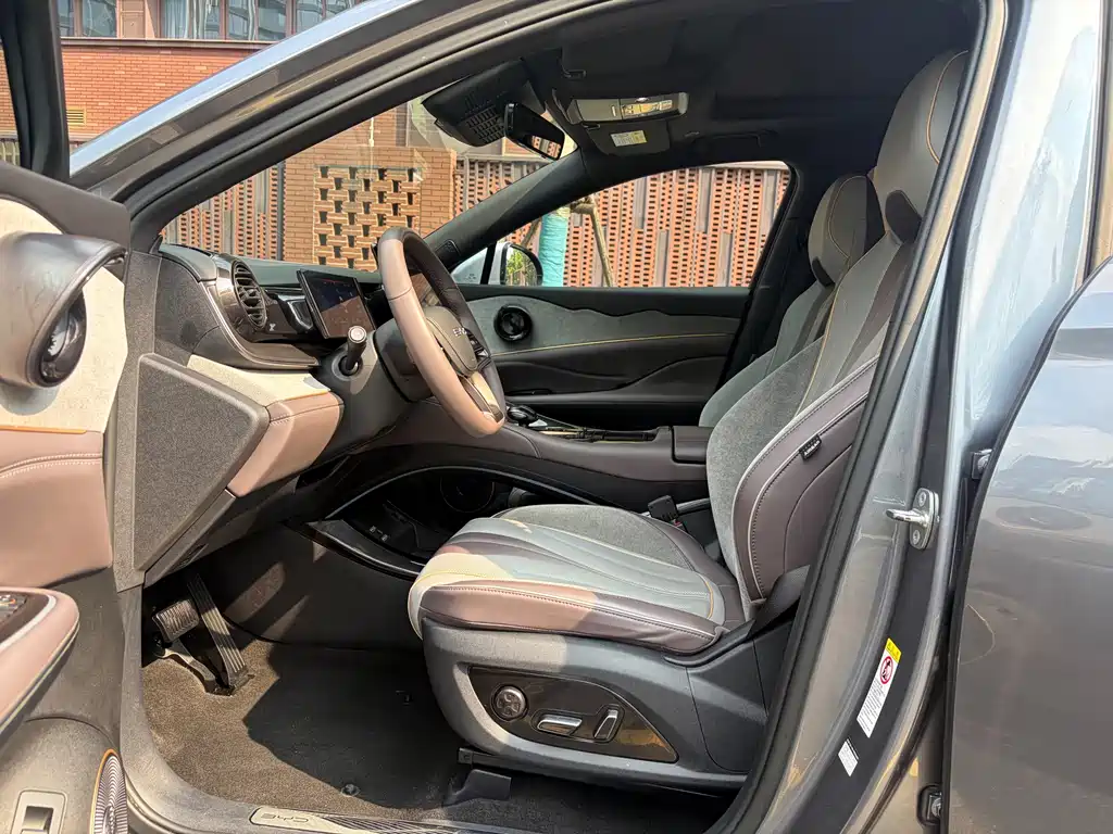 Corvette 07 2023 DM-i 100KM Premium Type купить на сайте DeffCars