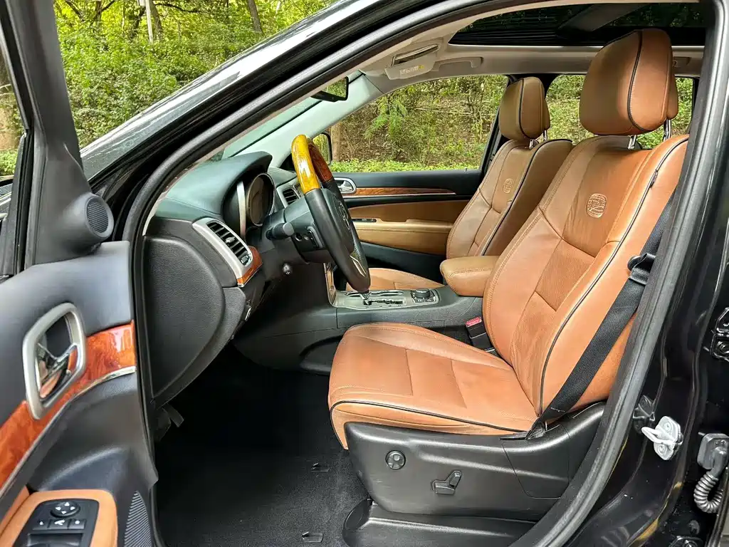Grand Cherokee imported 2012 3.6L flagship navigation version купить на сайте DeffCars