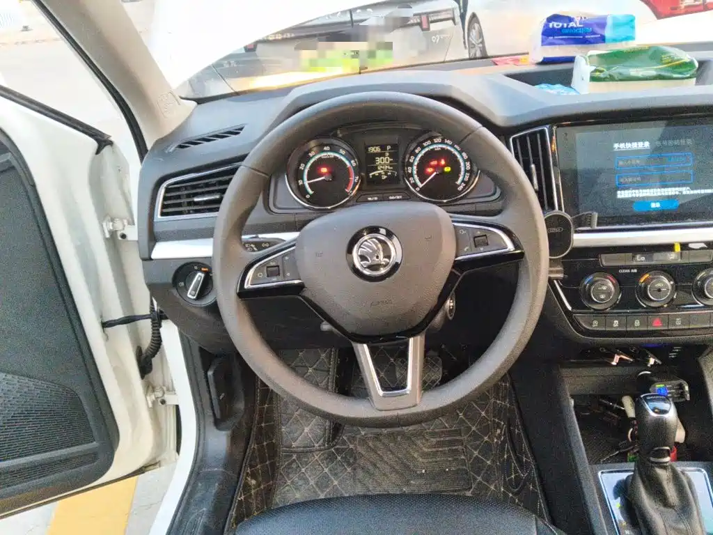 Komic 2023 facelift 1.5L automatic comfort version купить на сайте DeffCars