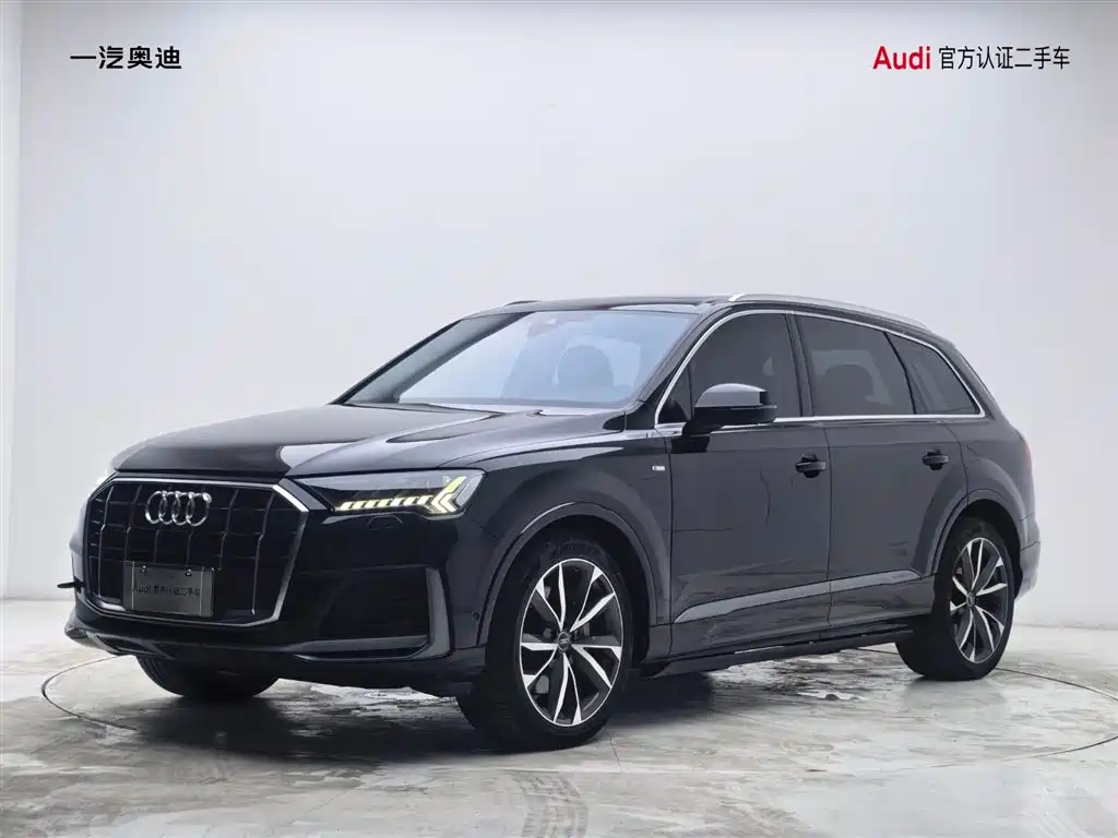 Audi Q7 2023 55 TFSI quattro S line sports version купить на сайте DeffCars