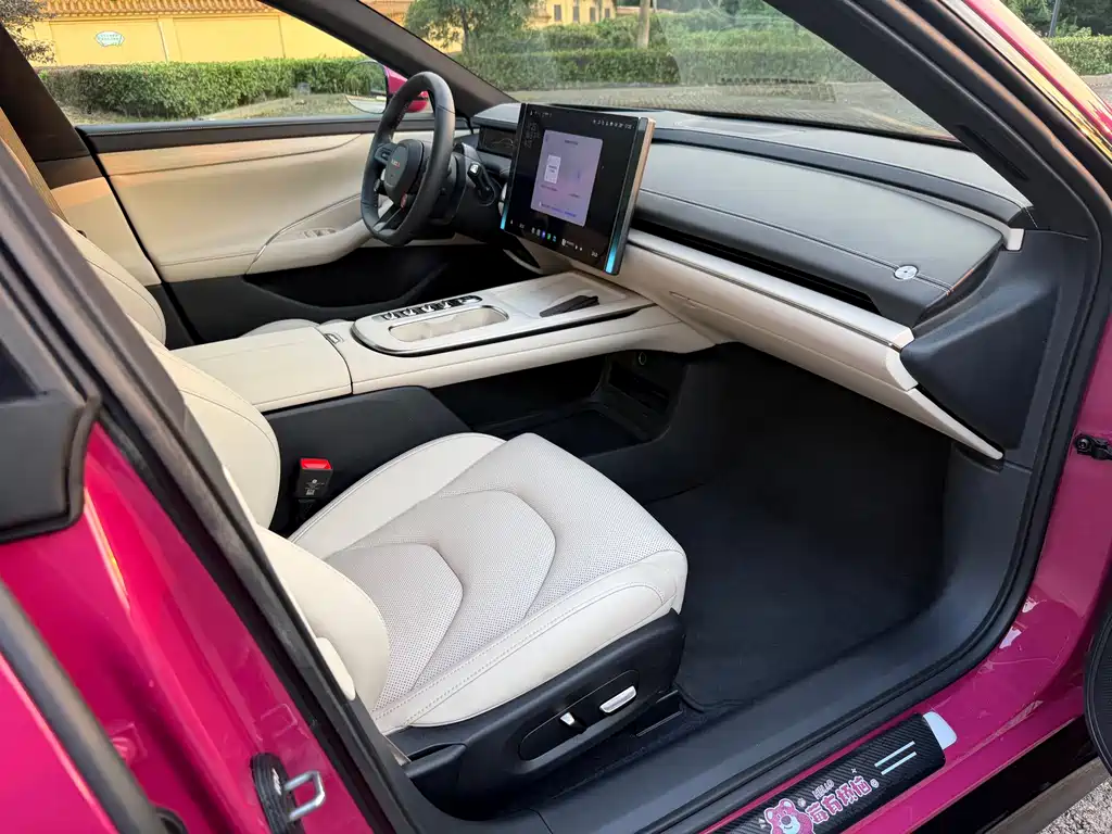 Xiaomi SU7 2024, four-wheel drive, ultra-long battery life, high-end smart driving Max version купить на сайте DeffCars