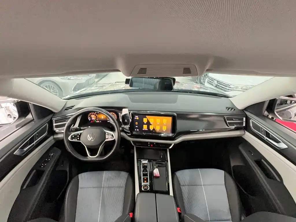Touron 2022 380TSI four-wheel drive luxury version купить на сайте DeffCars