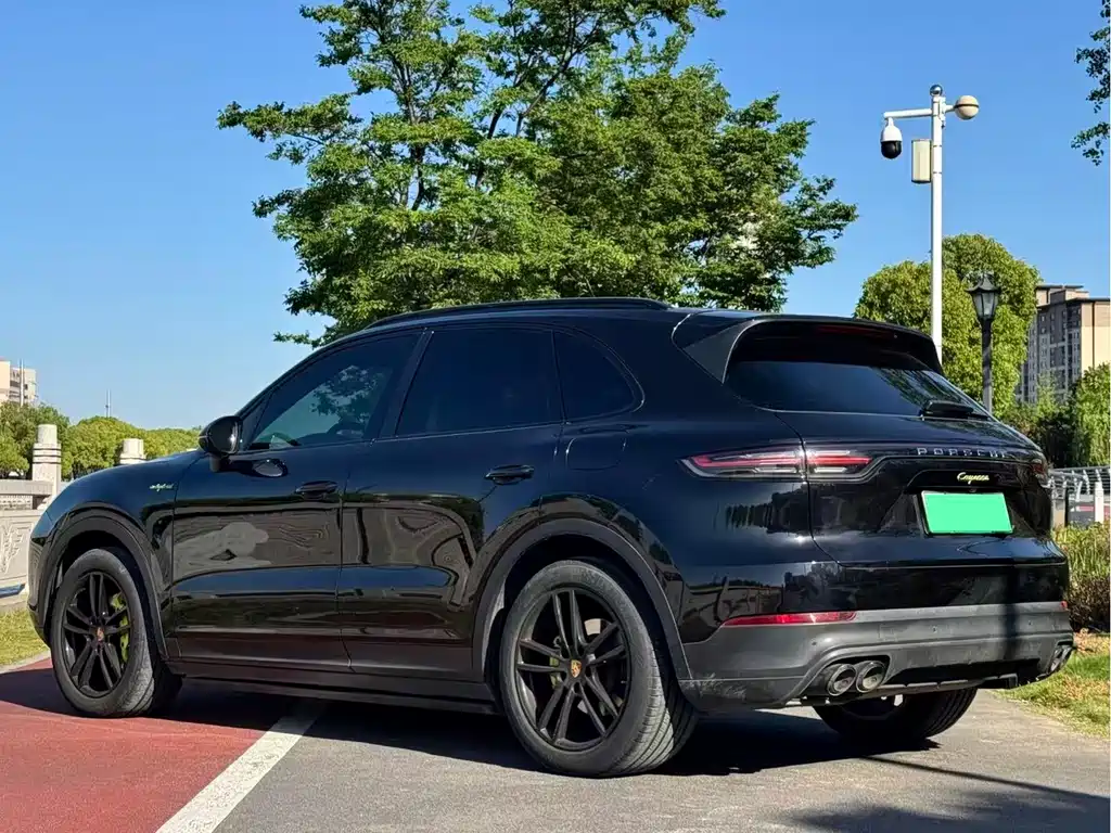 Cayenne New Energy 2020 Cayenne E-Hybrid 2.0T купить на сайте DeffCars