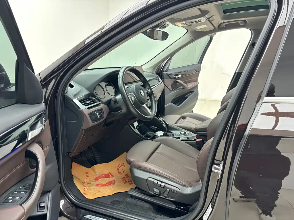 BMW X1 2020 sDrive20Li Exclusive Model купить на сайте DeffCars