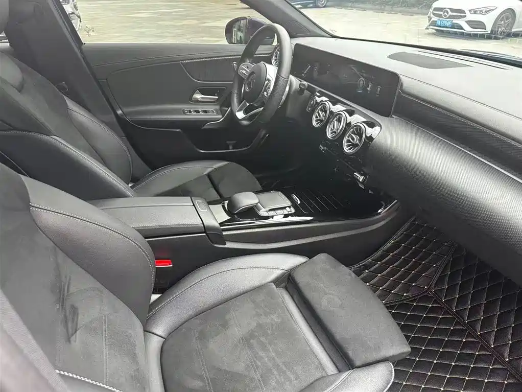 Mercedes-Benz A-Class 2020 Facelift A 200 L Sports Sedan Fashionable купить на сайте DeffCars