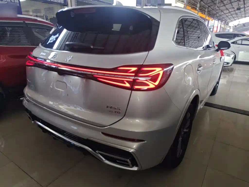 Hongqi HS5 2023 2.0T Qixiang Pro version купить на сайте DeffCars