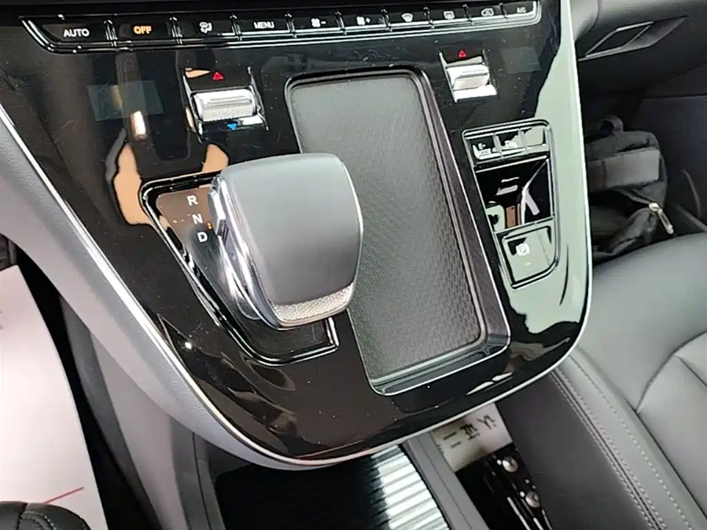 Hongqi HQ9 PHEV 2024 2.0T four-wheel drive business version купить на сайте DeffCars