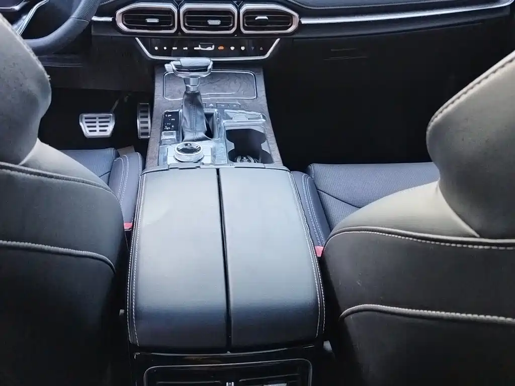 Jietu X70 PLUS 2021 facelift 1.6T DCT ground 7 seats купить на сайте DeffCars