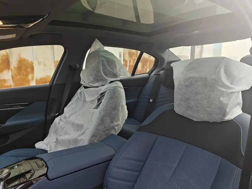 BMW i5 2024 eDrive 35L Exclusive Luxury Package купить на сайте DeffCars