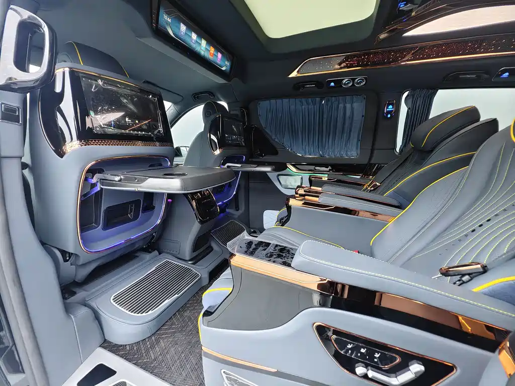 Mercedes-Benz V-Class 2024 V 300 L Long Wheelbase Premium Edition купить на сайте DeffCars