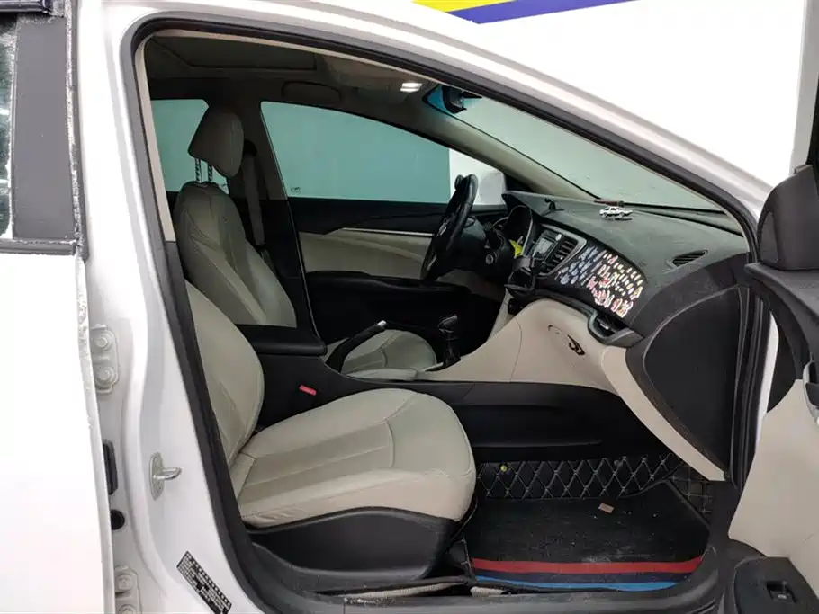 Yinglang 2019 15T Manual Elite National VI купить на сайте DeffCars